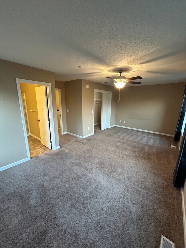 Building Photo - 1010 Van White Memorial Blvd