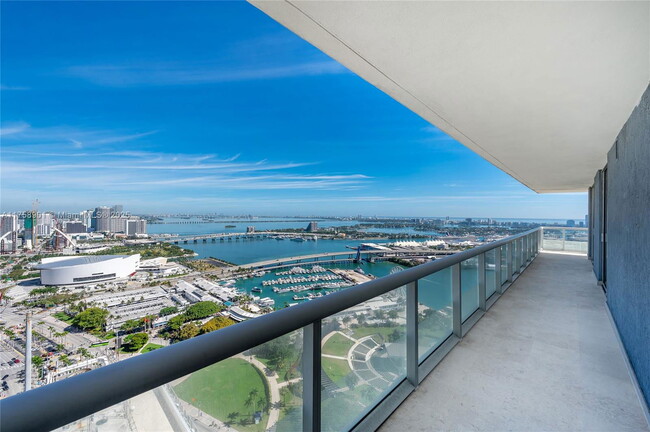 Building Photo - Biscayne Boulevard, Miami, FL 33132 - 3 BR...