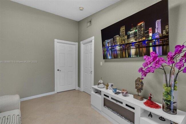 Building Photo - 11562 NW 87th Pl