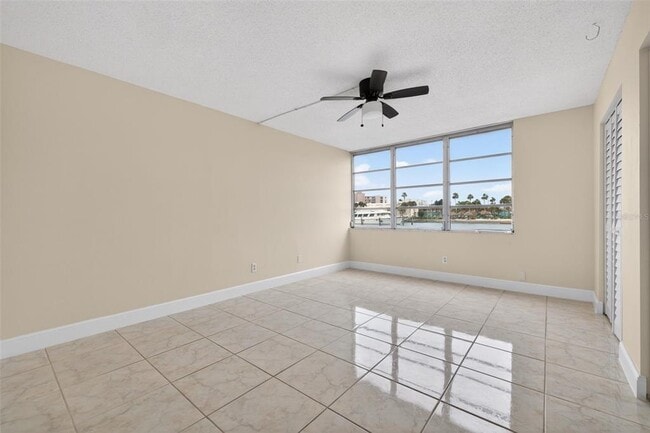 Building Photo - 7540 Bay Island Dr S