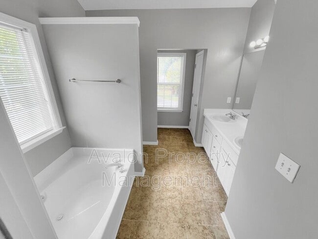 Building Photo - 1926 Leacroft Ct