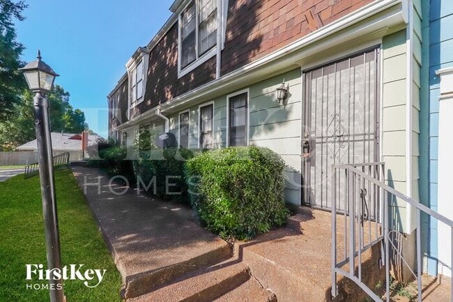 Building Photo - 145 Willow Bend Dr