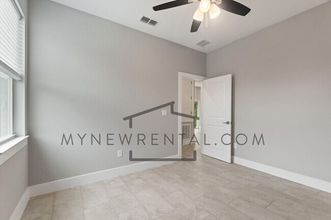 Building Photo - Deposit-Free! Modern, energy efficient hom...