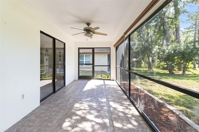 Building Photo - 83 Golfview Dr