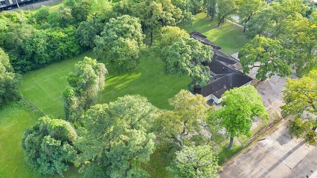 Building Photo - 2914 W T C Jester Blvd