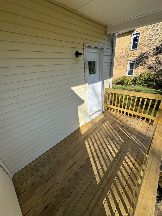 Building Photo - Enormous Completely Updated 4-Bedroom 1-Bath House w/ Flat Yard!!!