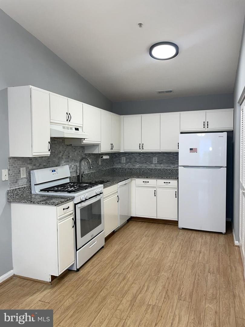 Building Photo - 1815 Vincenza Dr