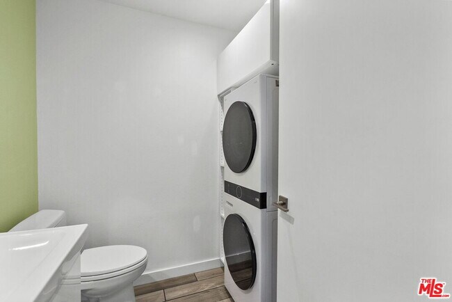 Building Photo - 1802 20th St