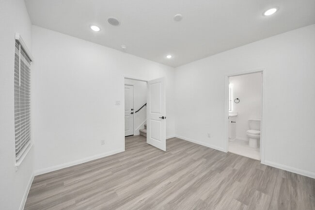 Building Photo - 5103 Mallow St