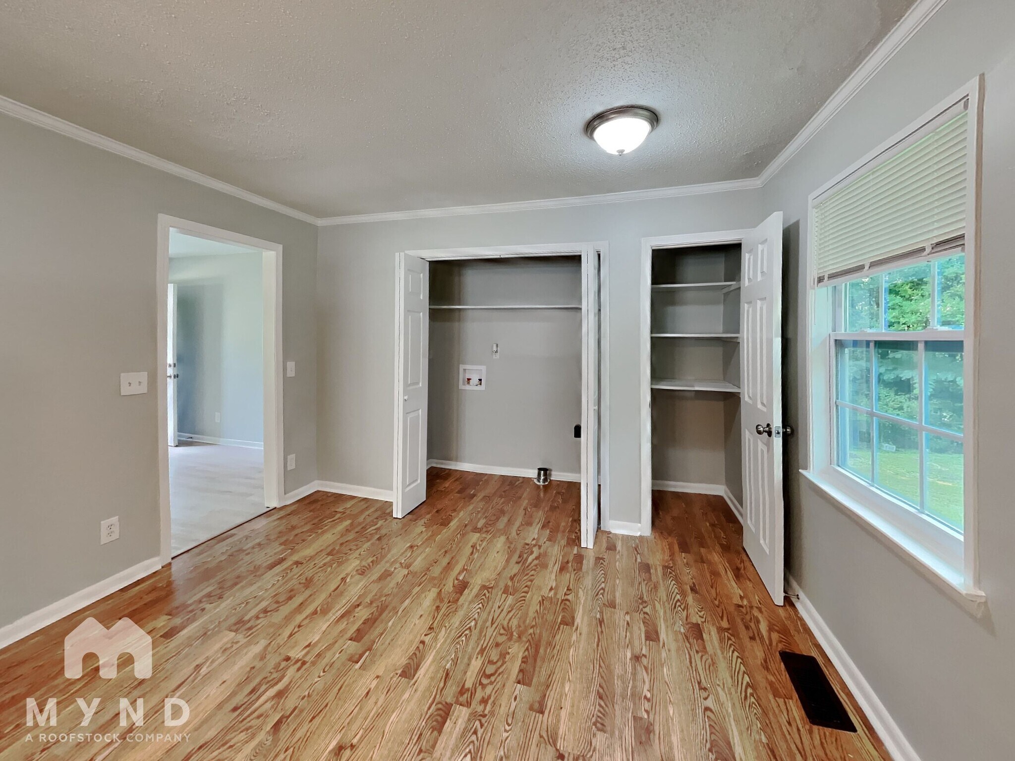 Building Photo - 5959 Shane Cir