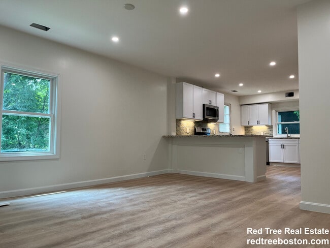 Building Photo - 4 Wallingford Rd