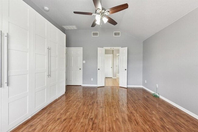 Building Photo - 217 Newport Landing Pl