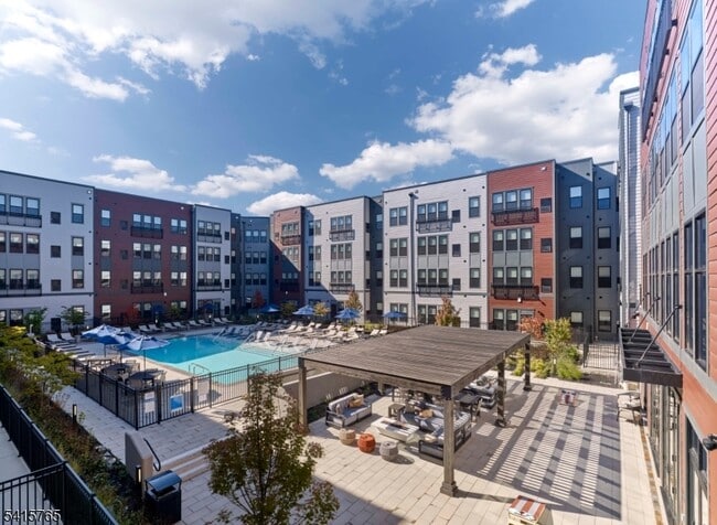 Building Photo - 51 Okner Pkwy