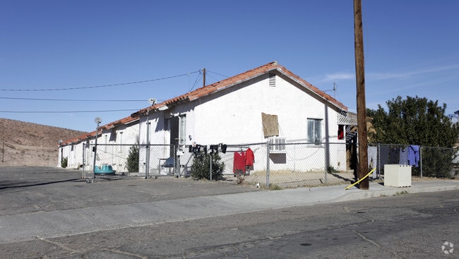 Building Photo - 401 W Fredricks St