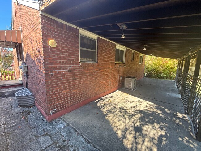 Building Photo - New Year, New Home, $500 Off! Want to stop renting and finally own your own home? Now you CAN — w...