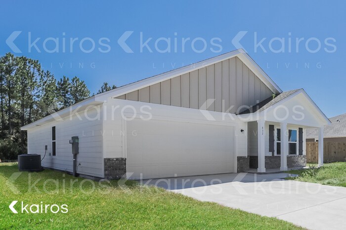 Building Photo - 832 Whispering Creek Ave