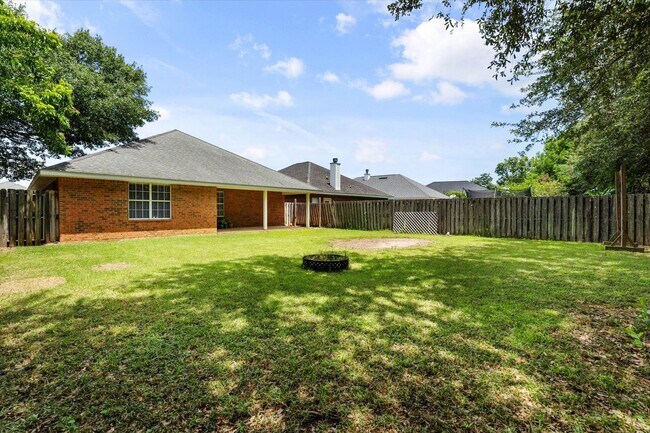Building Photo - 21570 Palmer Ct
