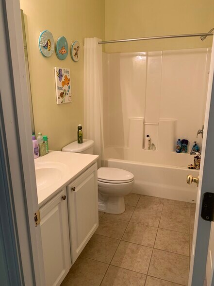 Building Photo - 165 Westhaven Dr