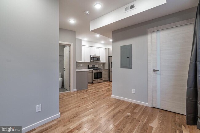 Building Photo - 2045 N College Ave