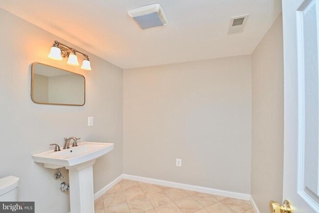 Building Photo - 10048 Wood Sorrels Ln