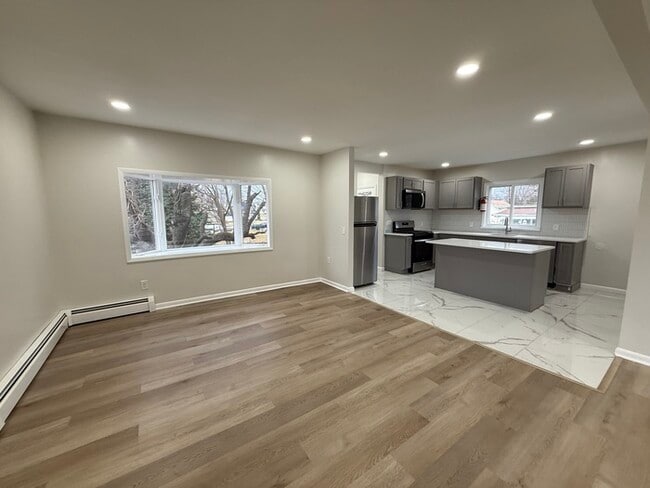 Primary Photo - 255 N 1st Ave