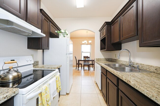 Building Photo - 10510 Sandia Dr