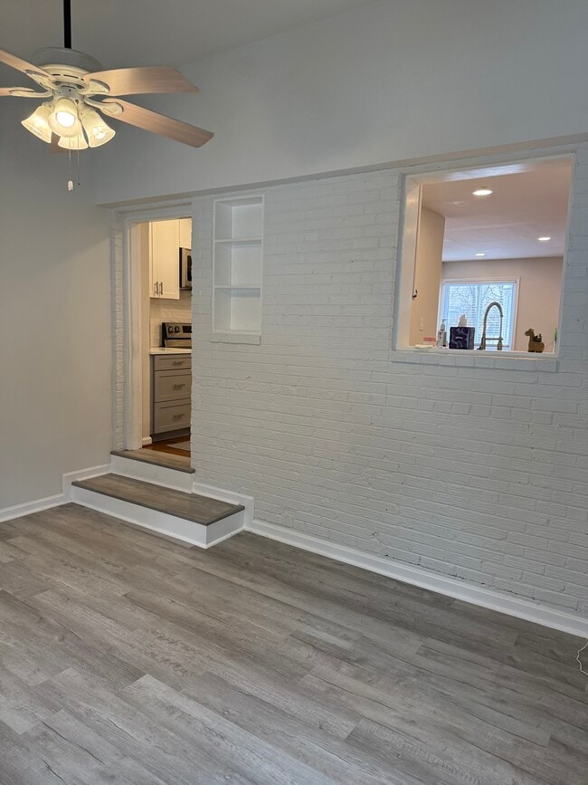 Building Photo - 2321 Riverview Terrace