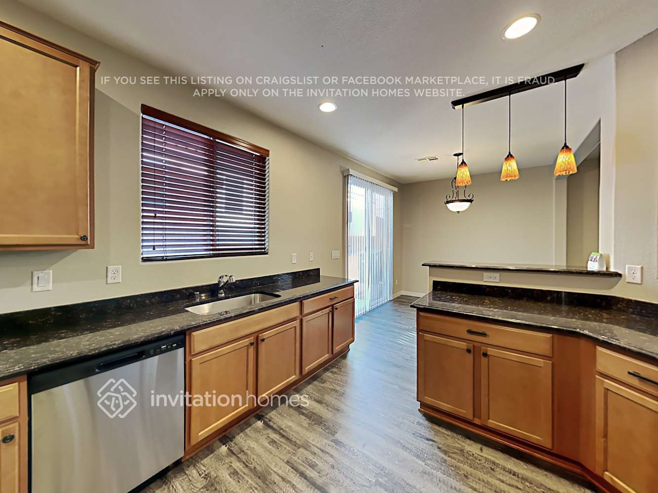 Building Photo - 7912 Point Oaks Ct