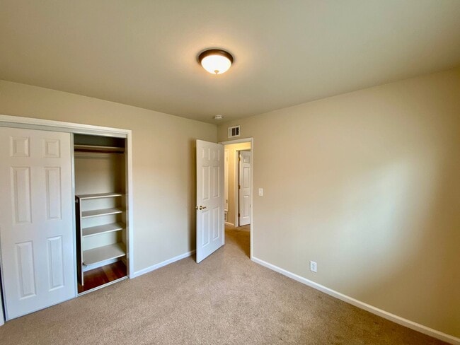 Building Photo - Quiet and Comfortable West San Jose Home