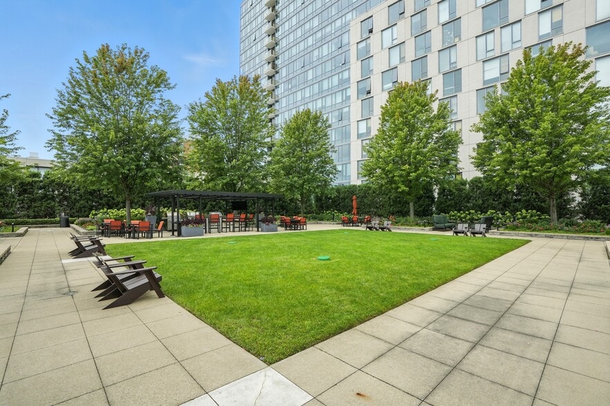 Building Photo - 155 Forest Ave