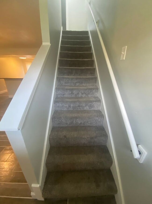 Building Photo - 3250 Summerhill Ln