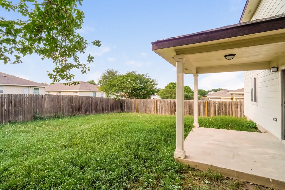 Building Photo - 117 Mood Lake Dr