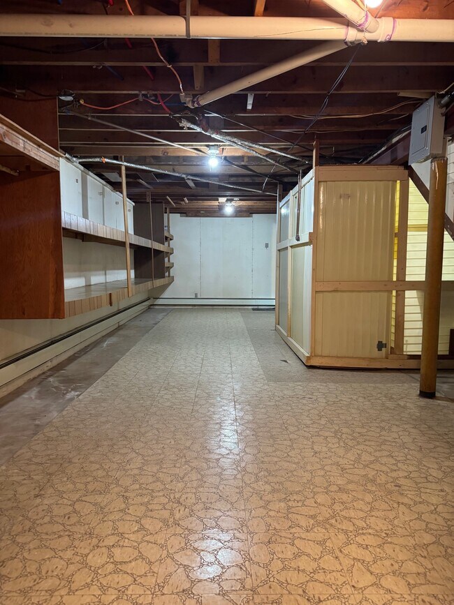 Building Photo - 2613 Southridge Dr