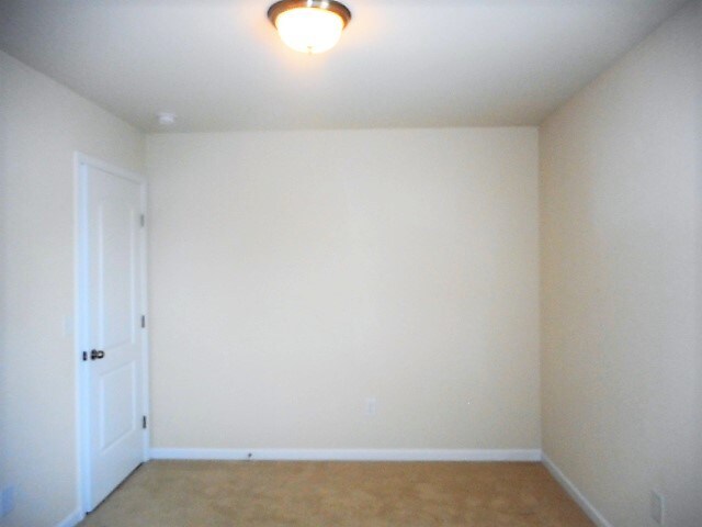 Building Photo - 102 Graphite Dr