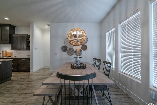 Building Photo - PETS ALLOWED!  Spacious & Modern 3-Bedroom Home for Rent Near Sand Hollow Reservoir