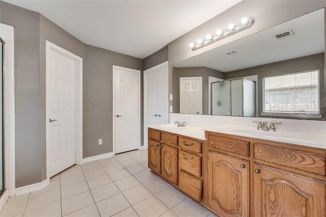 Building Photo - 3759 Voltaire Dr