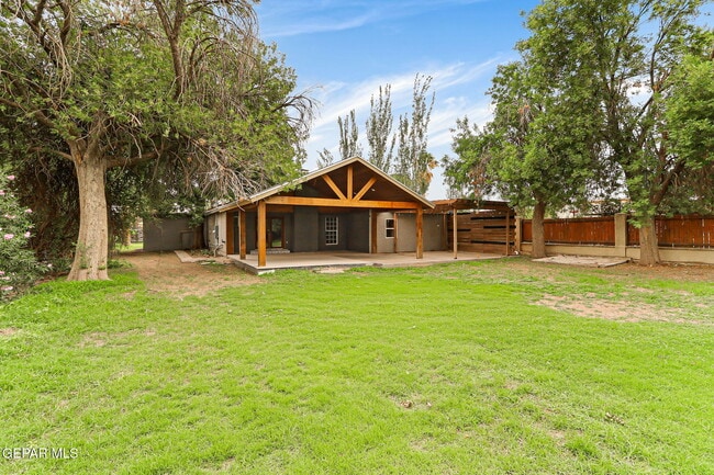 Building Photo - 7716 Wenda Dr