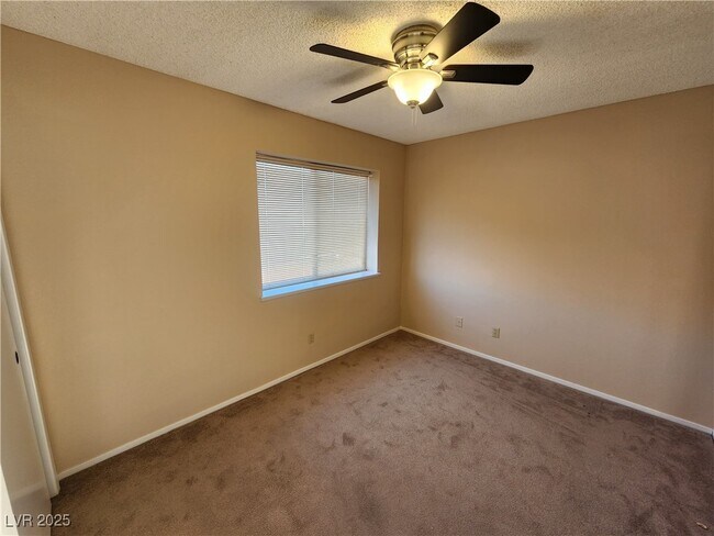 Building Photo - 25 Jensen Dr