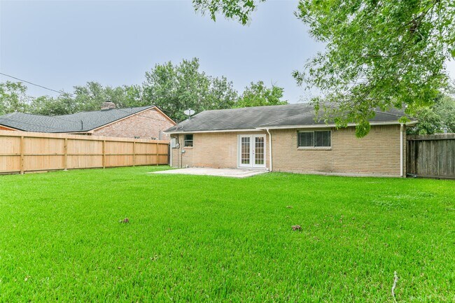 Building Photo - 104 Brigadoon Ln