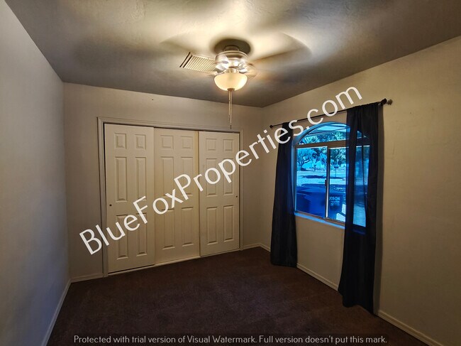 Building Photo - 5952 E 25th St