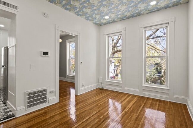 Building Photo - 853 Meigs St