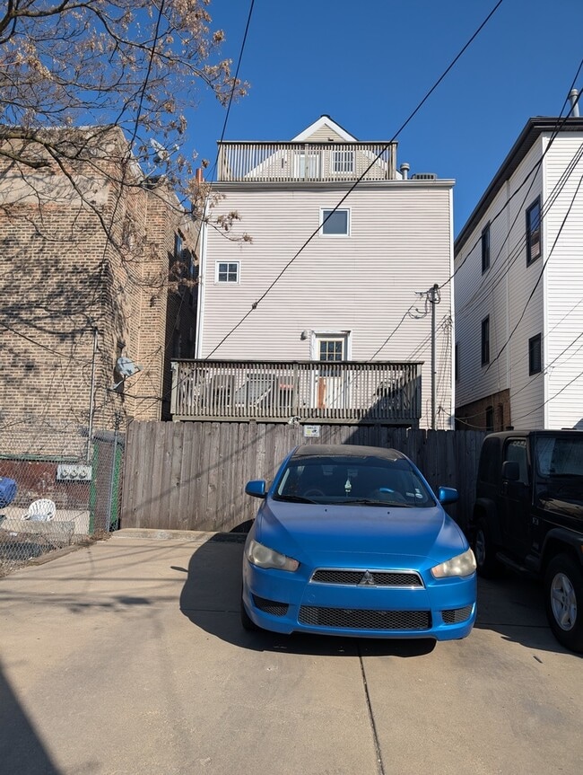 Building Photo - 714 N Elizabeth St