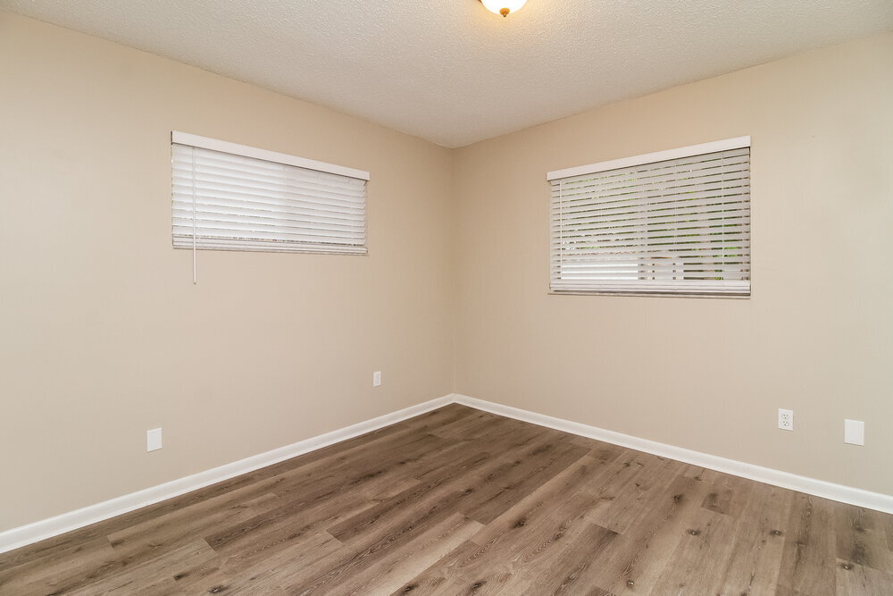 Building Photo - 2701 Kinnon Dr