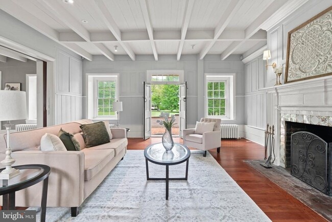 Building Photo - 209 N Bellevue Ave