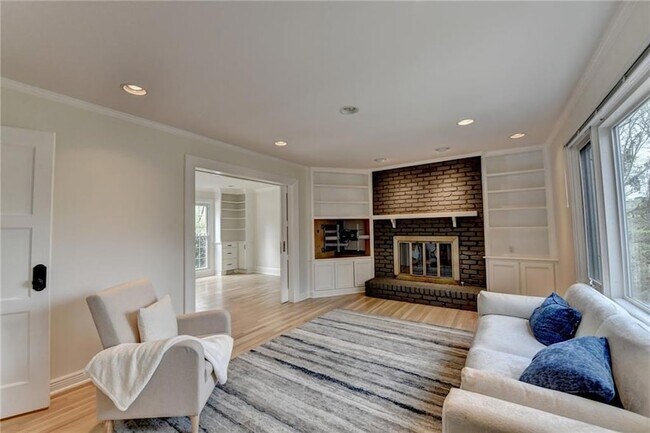 Building Photo - 3914 Granger Dr