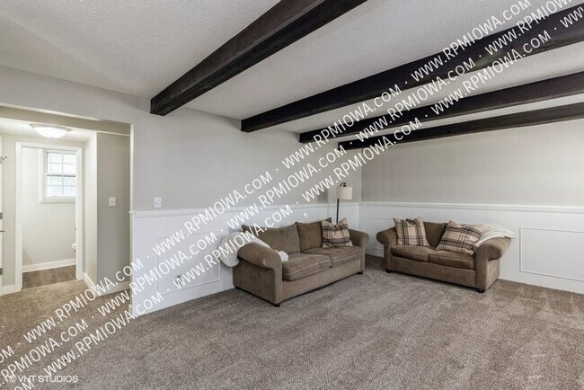 Building Photo - 513 NW 9th St