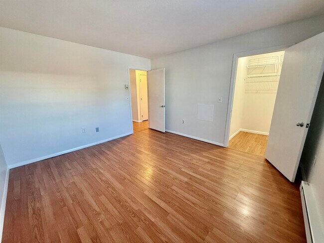 Building Photo - 4 Fairfax Ave