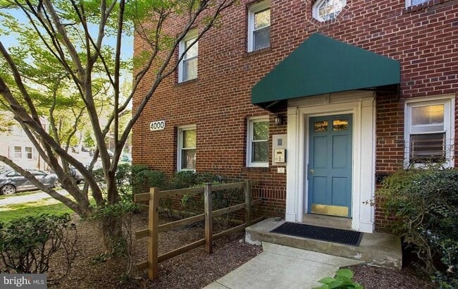 Building Photo - 4000 Beecher St NW