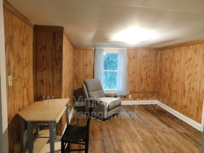 Building Photo - 186 Benedict Ln