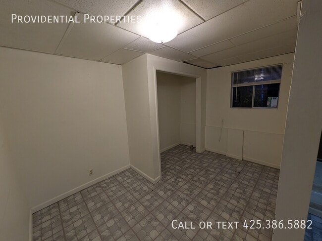 Building Photo - 2468 S College St